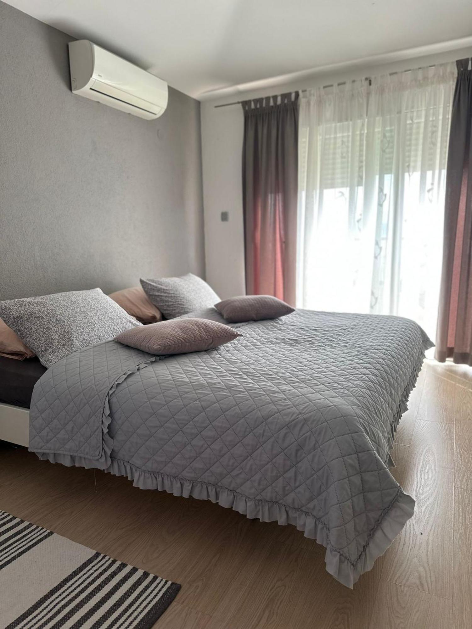 Vila Damir Gradac  Luaran gambar