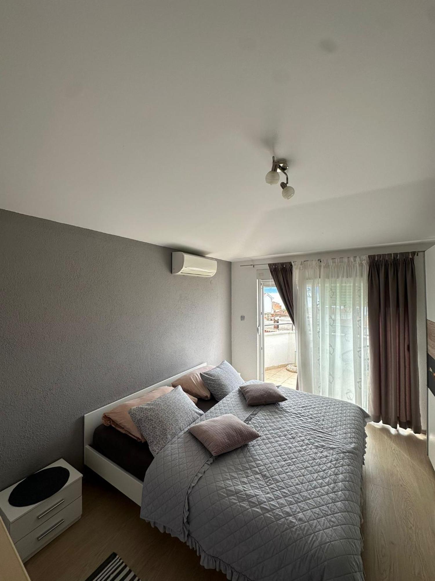 Vila Damir Gradac  Luaran gambar